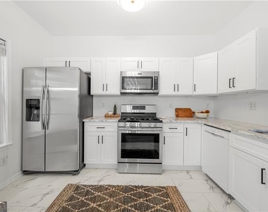 1135 Kilmington Court - Photo Thumbnail 4