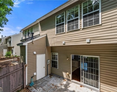 1135 Kilmington Court - Photo Thumbnail 21
