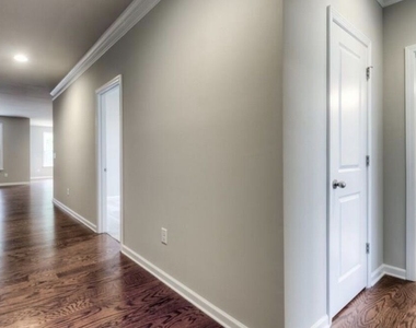 163 Archie Way - Photo Thumbnail 1