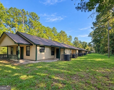200 N West Street - Photo Thumbnail 22