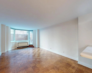 East 71st Street - Photo Thumbnail 1