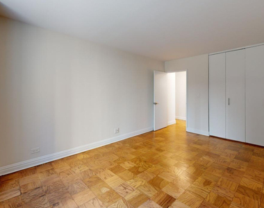 East 71st Street - Photo Thumbnail 7