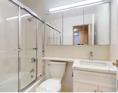 East 71st Street - Photo Thumbnail 9