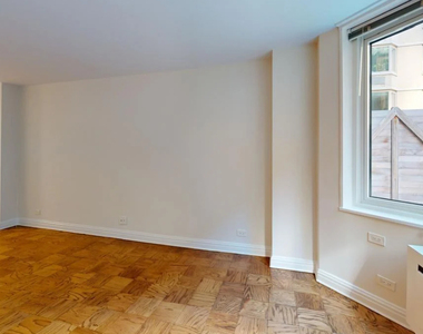 East 71st Street - Photo Thumbnail 3