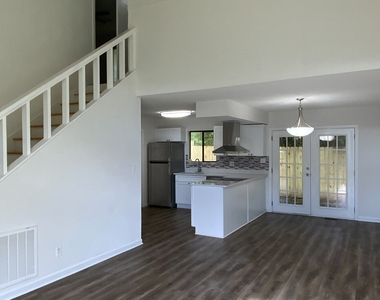 3975 Darryl Lane - Photo Thumbnail 2