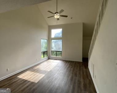 3975 Darryl Lane - Photo Thumbnail 8