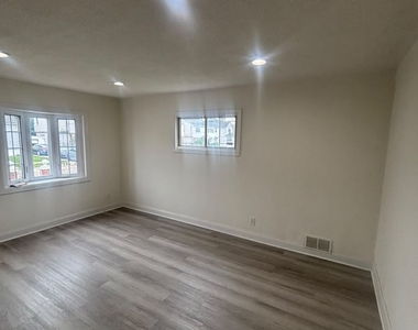  3BD,1Bath in St. Albans  - Photo Thumbnail 5