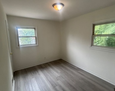 3BD,1Bath in St. Albans  - Photo Thumbnail 1