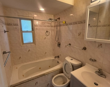  3BD,1Bath in St. Albans  - Photo Thumbnail 6