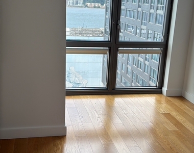 11th Ave & West 57th St  - Photo Thumbnail 2