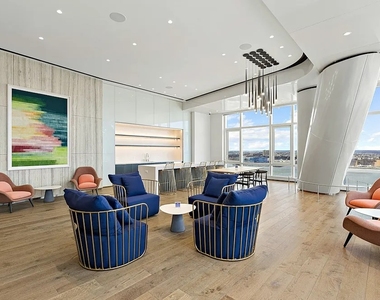 555 West 38th Street - Photo Thumbnail 4