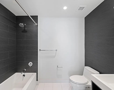 555 10th Avenue - Photo Thumbnail 5