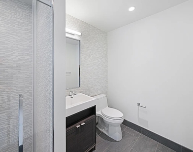 555 10th Avenue - Photo Thumbnail 4