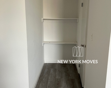 West 34th Street - Photo Thumbnail 12