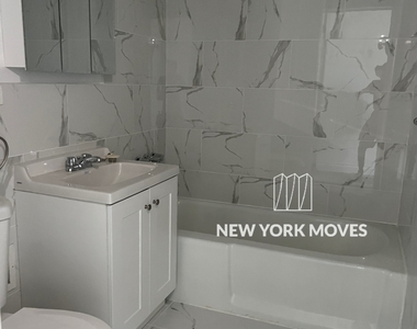 West 34th Street - Photo Thumbnail 1