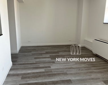 West 34th Street - Photo Thumbnail 4