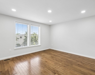 55 2nd St - Photo Thumbnail 1
