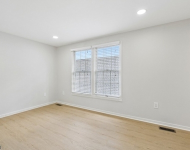 55 2nd St - Photo Thumbnail 10