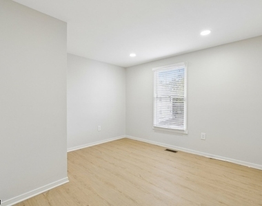 55 2nd St - Photo Thumbnail 14