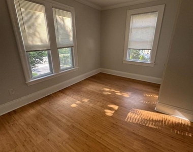 217 Greenwood Ave Unit 2 - Photo Thumbnail 8
