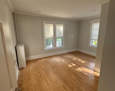 217 Greenwood Ave Unit 2 - Photo Thumbnail 9