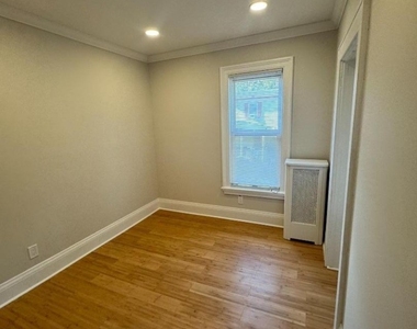 217 Greenwood Ave Unit 2 - Photo Thumbnail 10