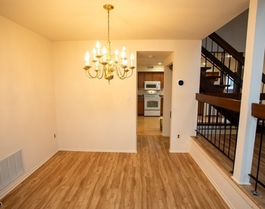 112 Bluebird Dr - Photo Thumbnail 14