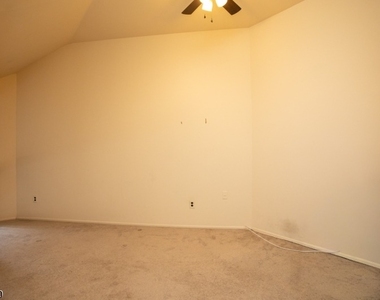 112 Bluebird Dr - Photo Thumbnail 18