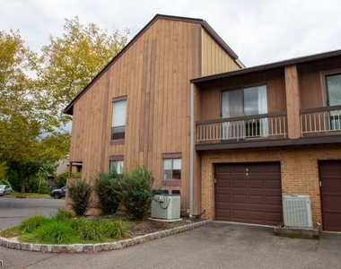 112 Bluebird Dr - Photo Thumbnail 1
