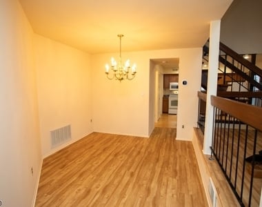 112 Bluebird Dr - Photo Thumbnail 13