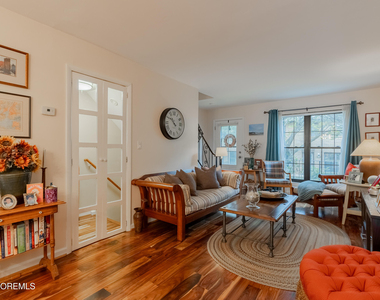 321 Spring Street - Photo Thumbnail 8