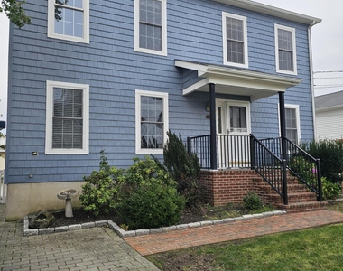 262 Evergreen Drive - Photo Thumbnail 2
