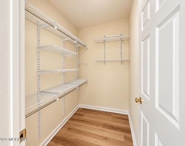61 Saxton Road - Photo Thumbnail 15