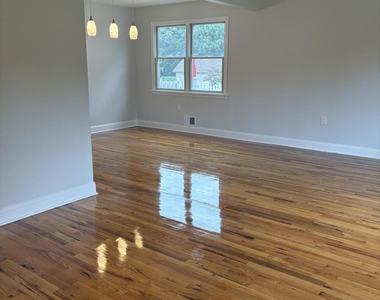 274 Spring Street - Photo Thumbnail 4