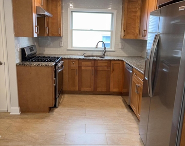 274 Spring Street - Photo Thumbnail 6