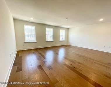 113 Woolley Court - Photo Thumbnail 6