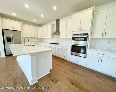 113 Woolley Court - Photo Thumbnail 3