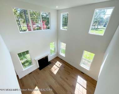 113 Woolley Court - Photo Thumbnail 4