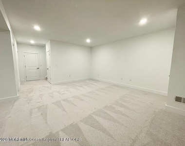113 Woolley Court - Photo Thumbnail 5