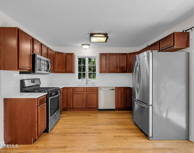 4 Wood Avenue - Photo Thumbnail 10