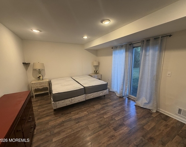 6 Roslyn Drive - Photo Thumbnail 14