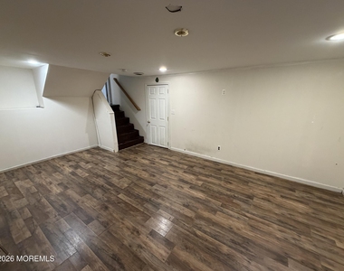 6 Roslyn Drive - Photo Thumbnail 15