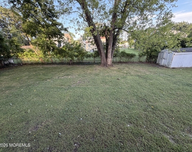 6 Roslyn Drive - Photo Thumbnail 8