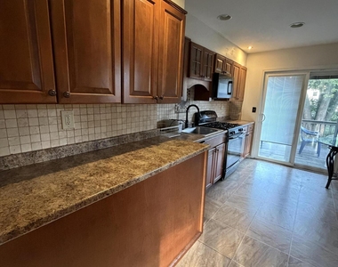 6 Roslyn Drive - Photo Thumbnail 4