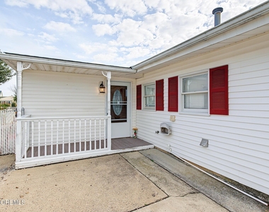 137 E Susquehanna Drive - Photo Thumbnail 3