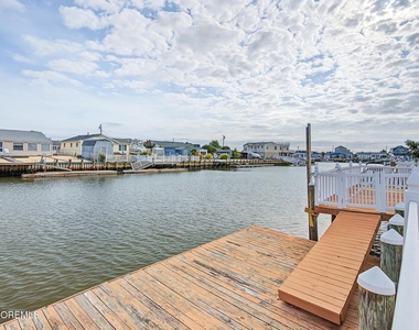 137 E Susquehanna Drive - Photo Thumbnail 35