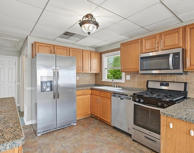 137 E Susquehanna Drive - Photo Thumbnail 15