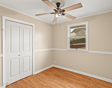 137 E Susquehanna Drive - Photo Thumbnail 24