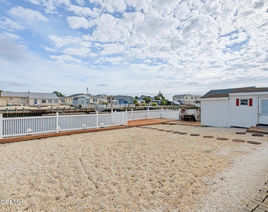 137 E Susquehanna Drive - Photo Thumbnail 33