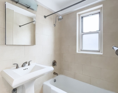 East 65th Street - Photo Thumbnail 6